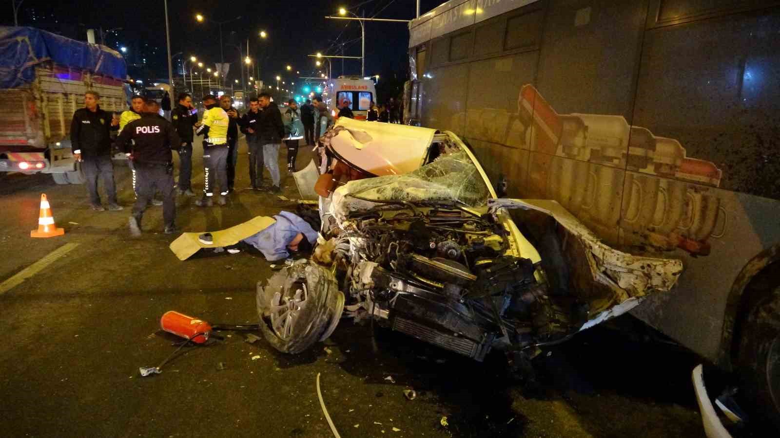 malatyada feci kaza 2 olu 3 yarali 0 bnEI61hX