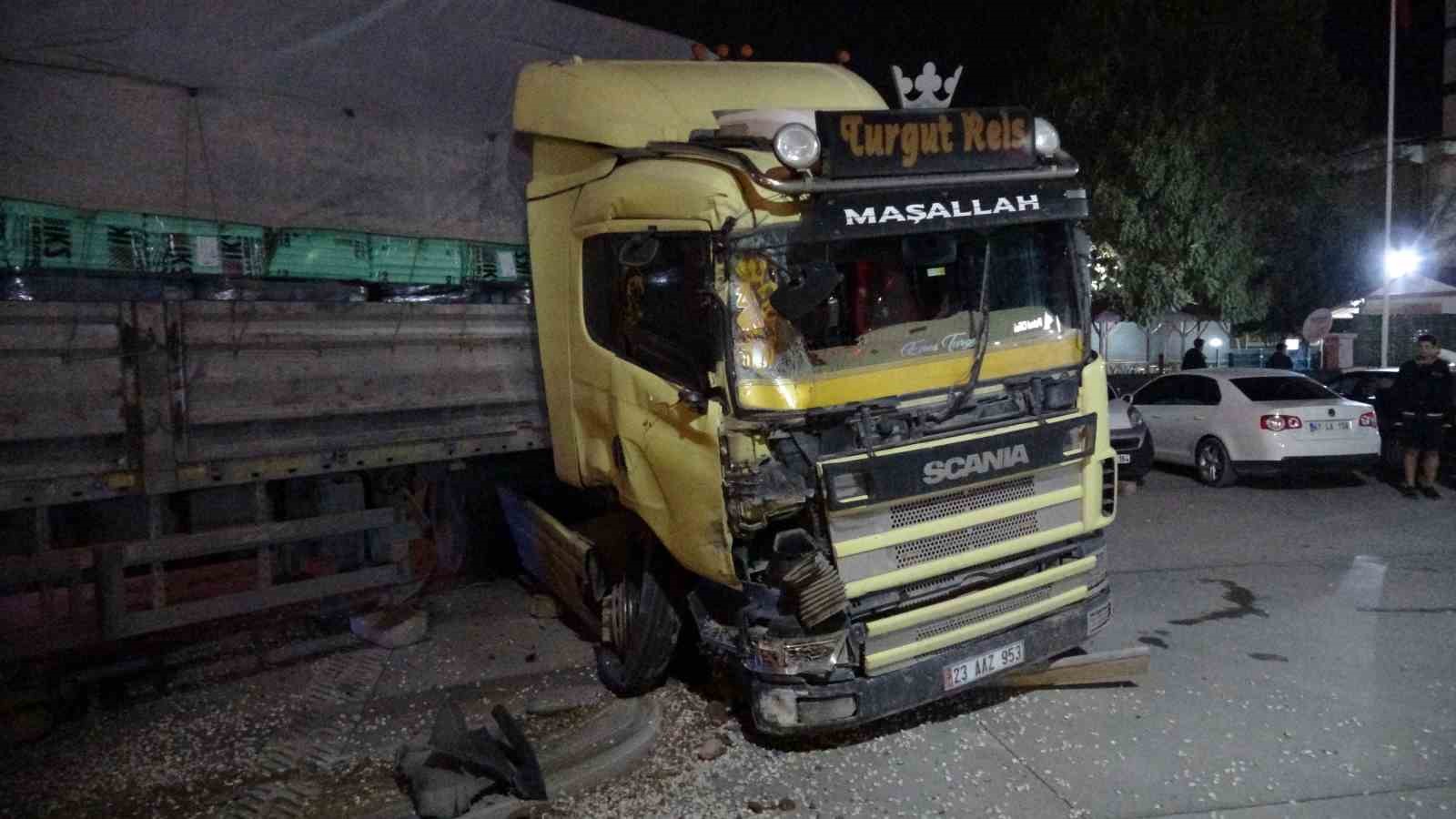 malatyada feci kaza 2 olu 3 yarali 7 ud1vqZkR