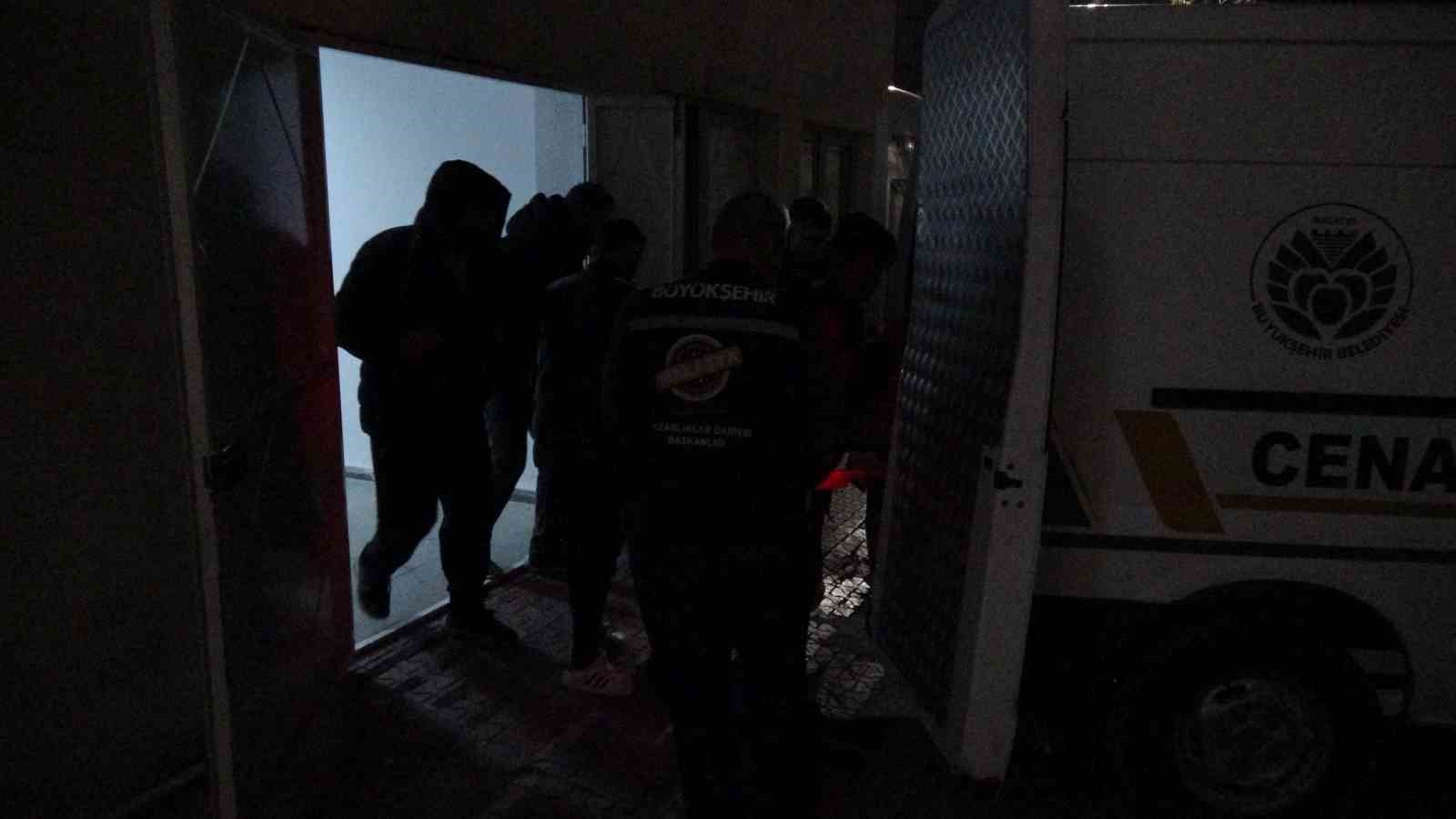 malatyada fenalasarak hastaneye kaldirilan cocuk hayatini kaybetti 1 vVF1FAaX