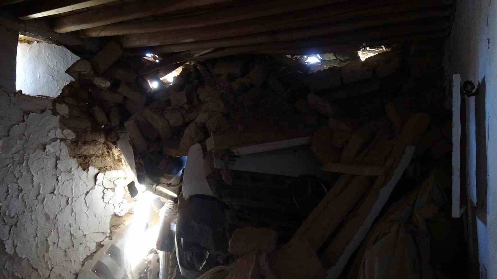 malatyada freni bosalan hafriyat kamyonu eve girdi 1 yarali 6