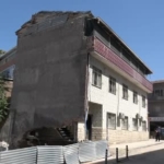 malatyada-gocuk-sonrasi-muhurlenen-apartmandan-kopan-parcalar-panige-neden-oldu-6pQEk3tj.jpg