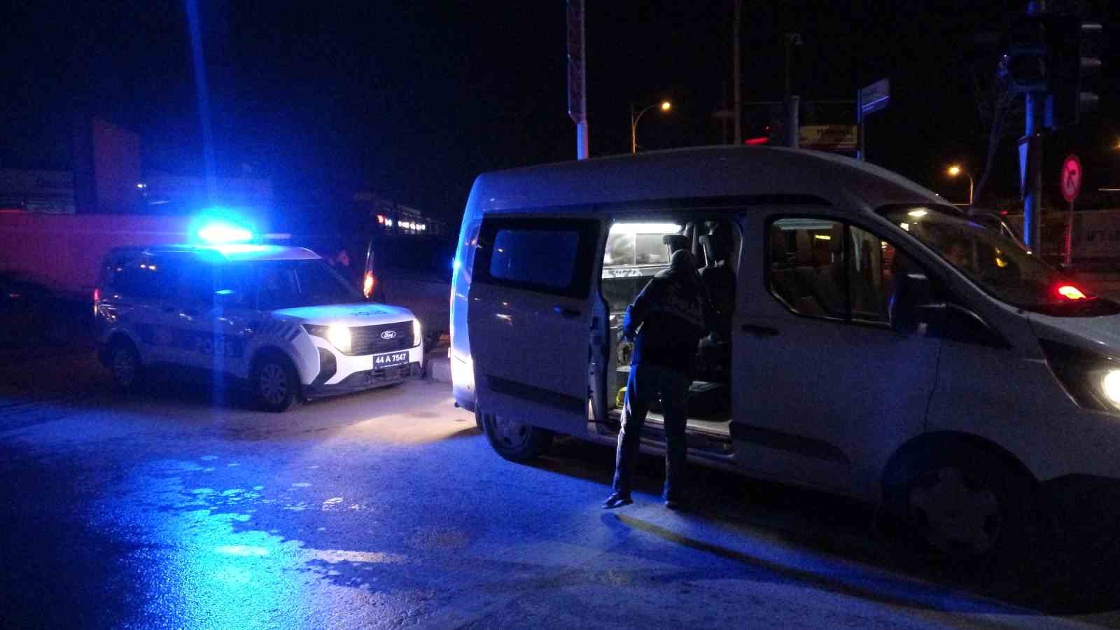 malatyada husumetlilerin bicakli kavgasi 5 yarali 4 gozalti 1 E8ScPLcA