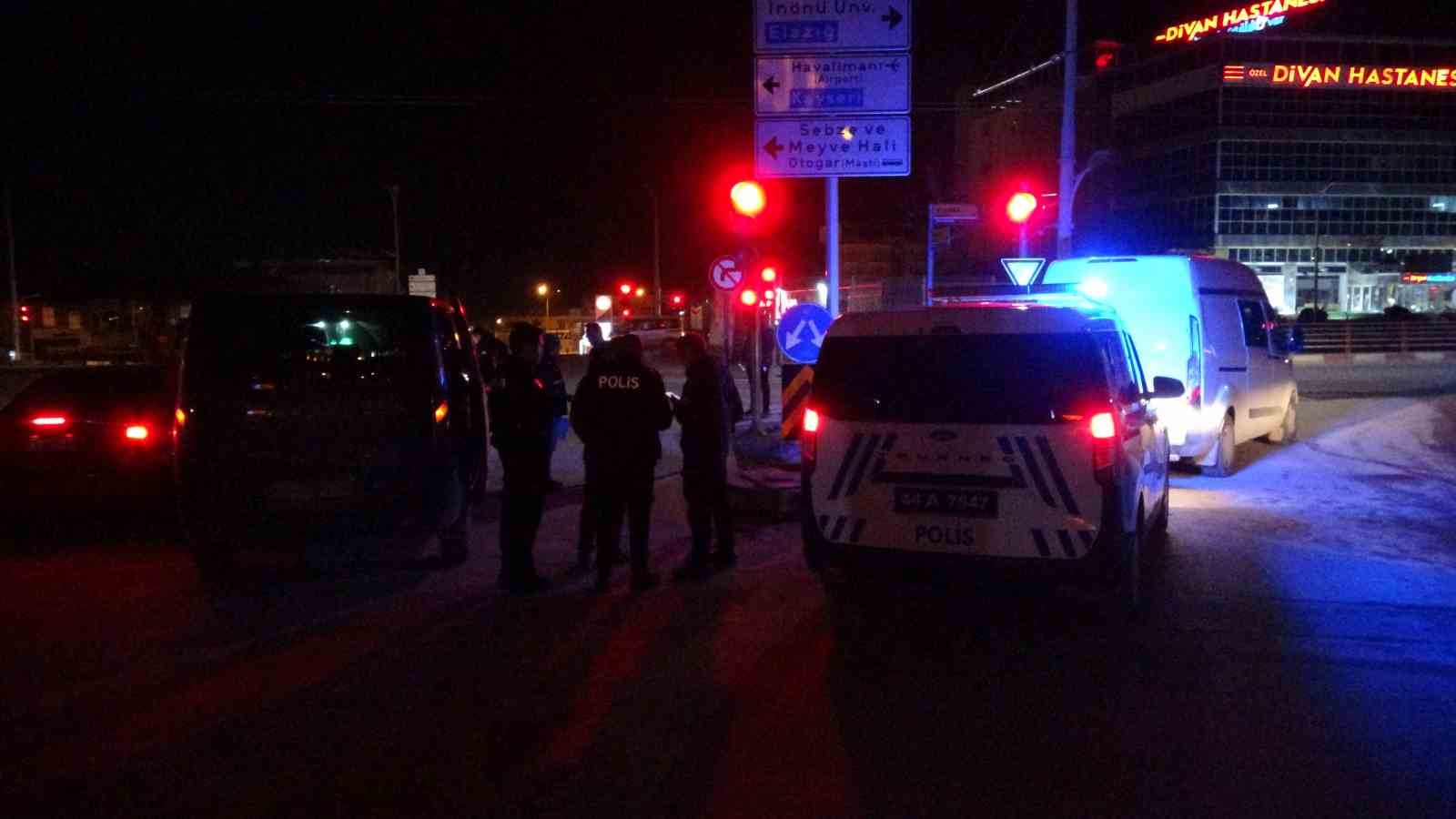 malatyada husumetlilerin bicakli kavgasi 5 yarali 4 gozalti 3 9yRmKNSK