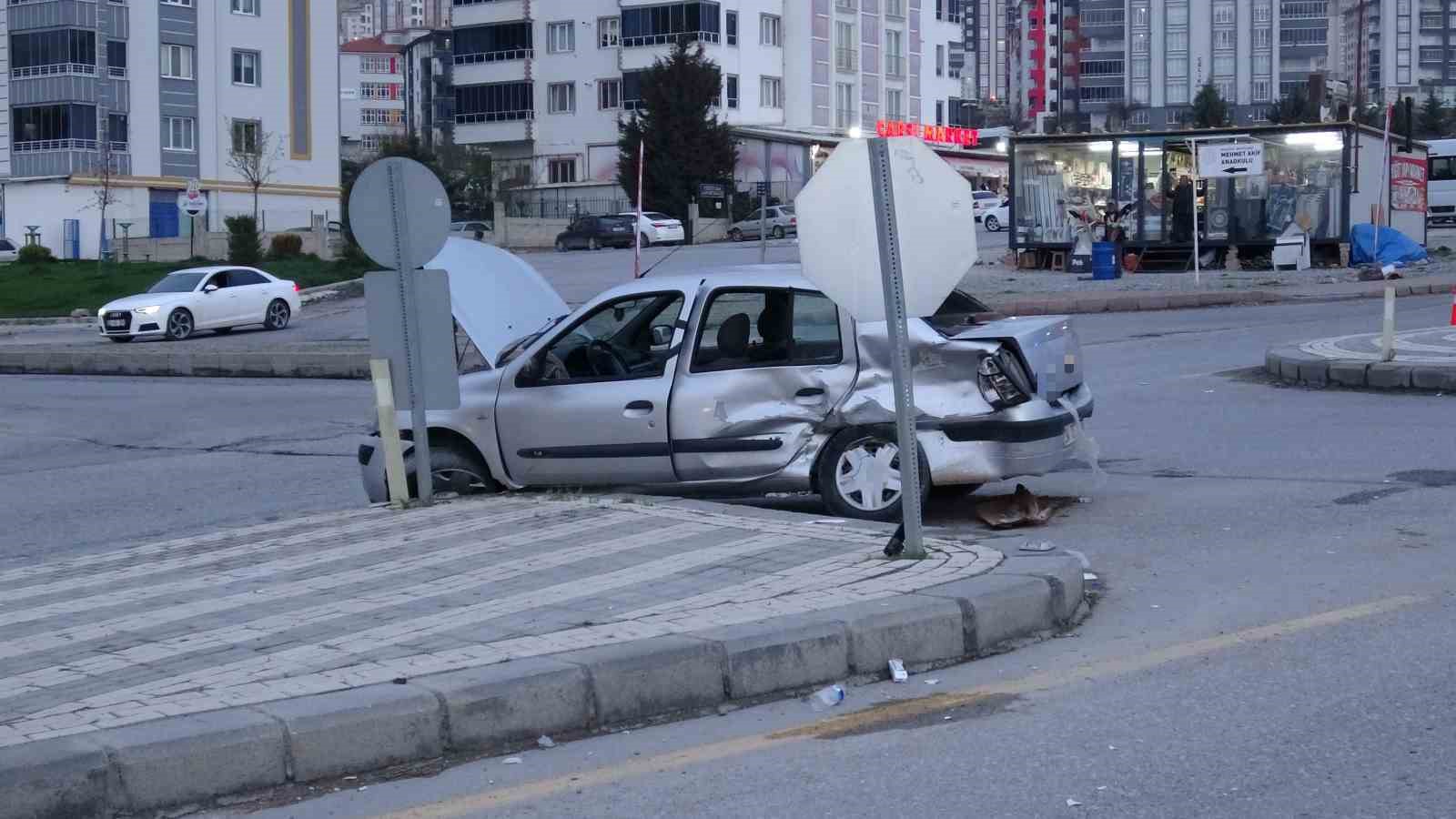 Malatya’da iki araç çarpıştı: 4 yaralı 4 malatyada iki arac carpisti 4 yarali 0 iIsav5XD