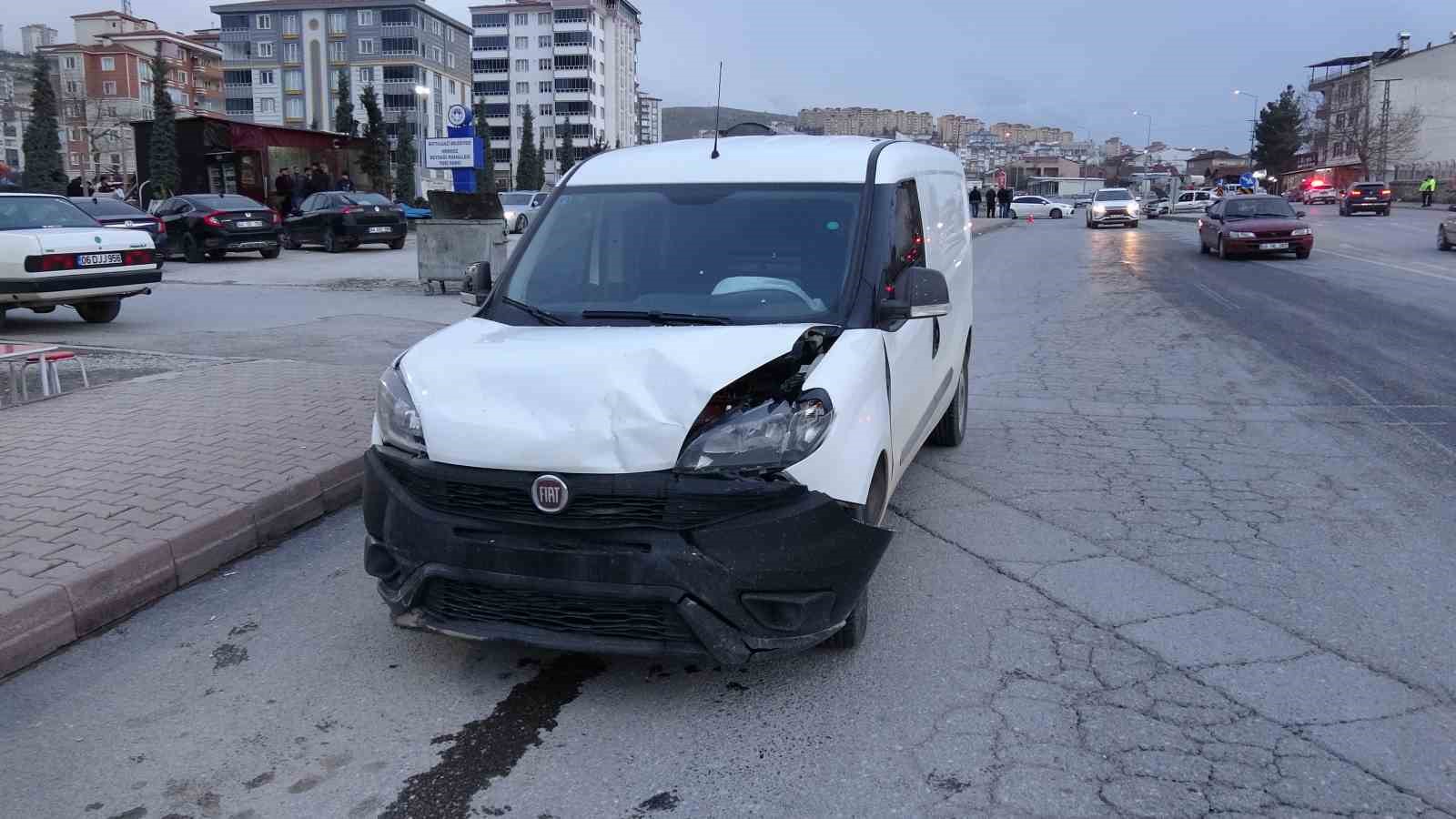 Malatya’da iki araç çarpıştı: 4 yaralı 5 malatyada iki arac carpisti 4 yarali 1 nMWi4nGh