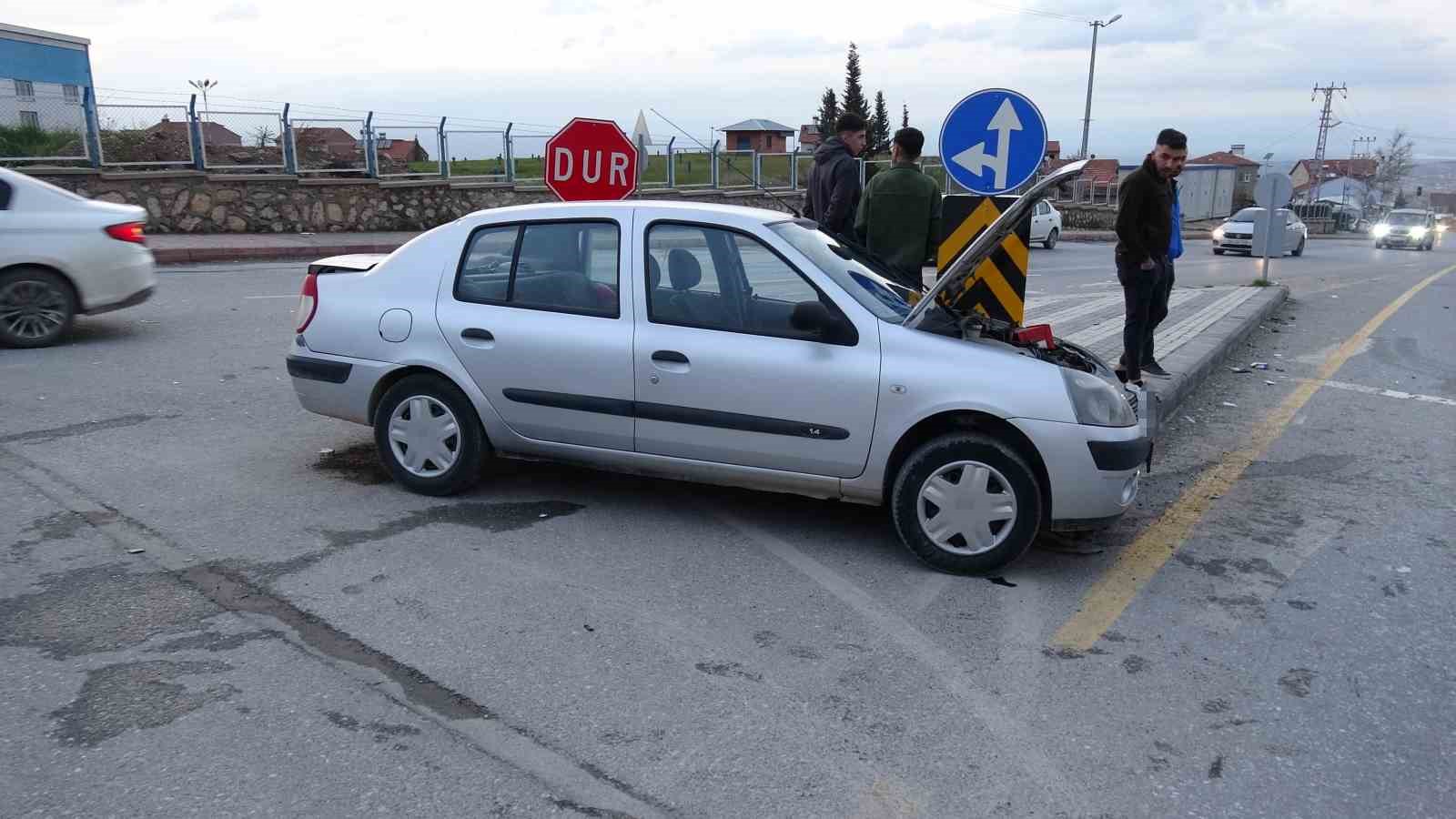 Malatya’da iki araç çarpıştı: 4 yaralı 8 malatyada iki arac carpisti 4 yarali 4 1l3qfUSu