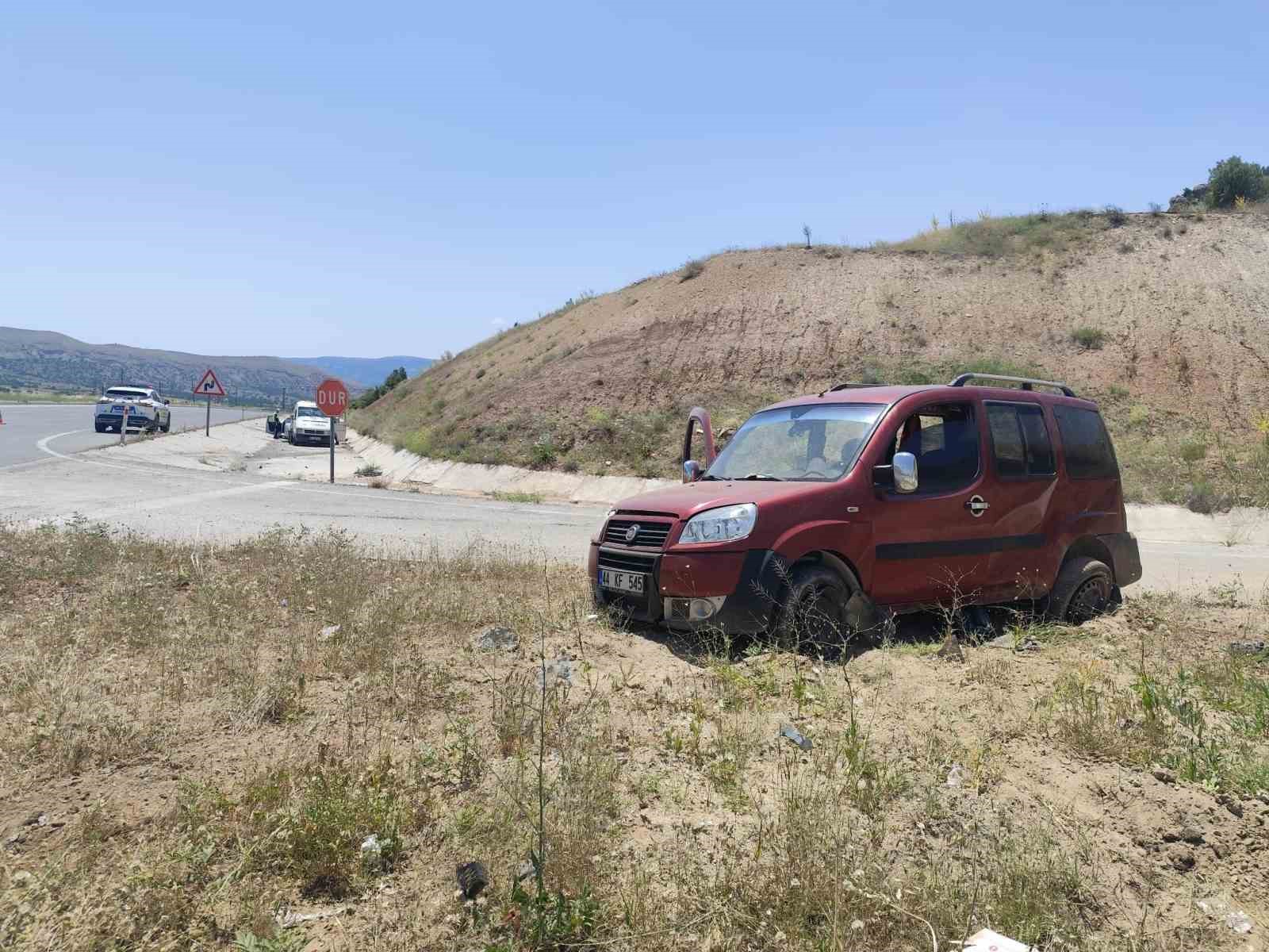 malatyada iki aracin carpistigi kaza kamerada 4 yarali 2 HPUIgeyM