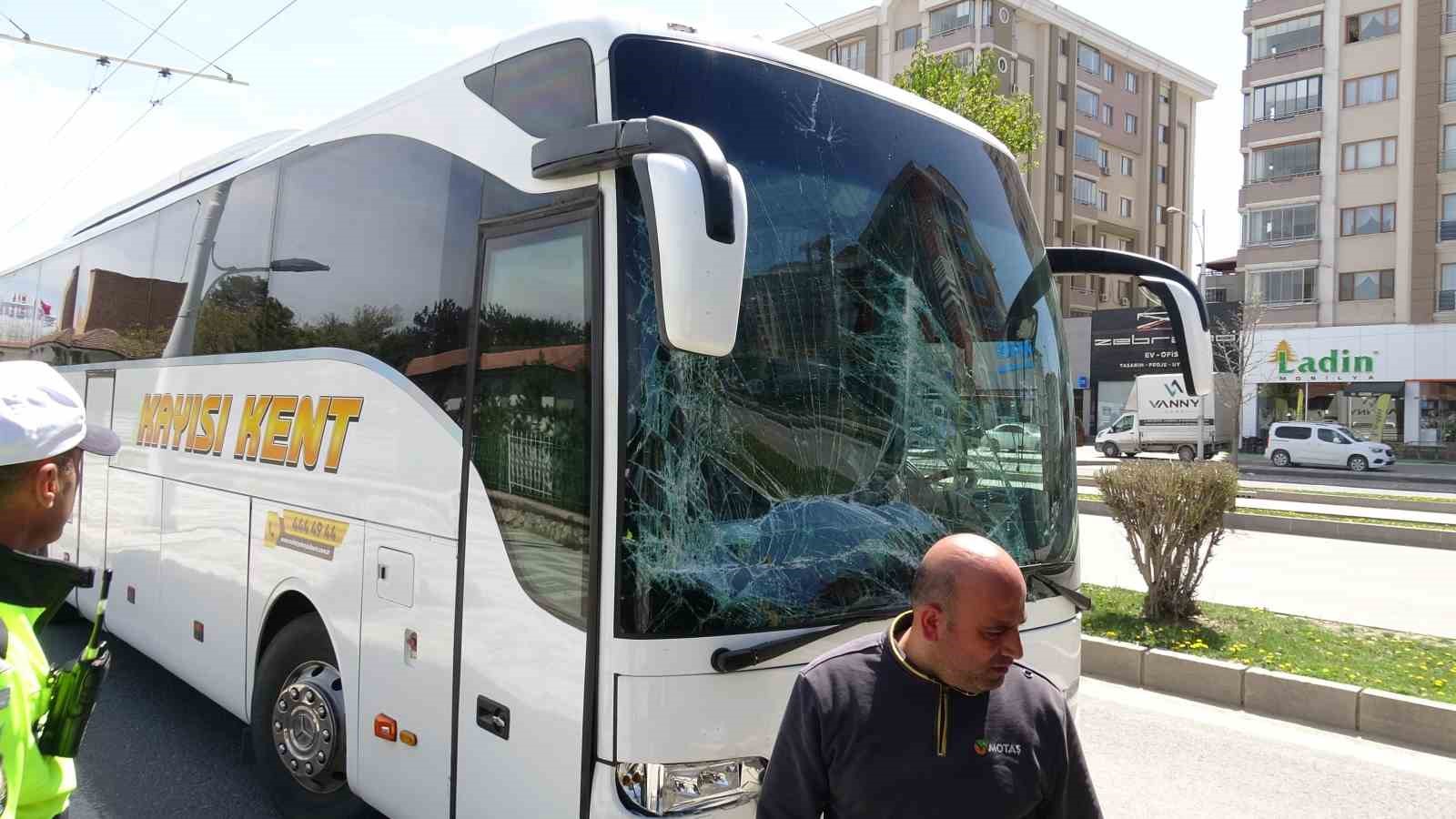 malatyada iki otobus carpisti 2 yarali 1 HDuIVC7D