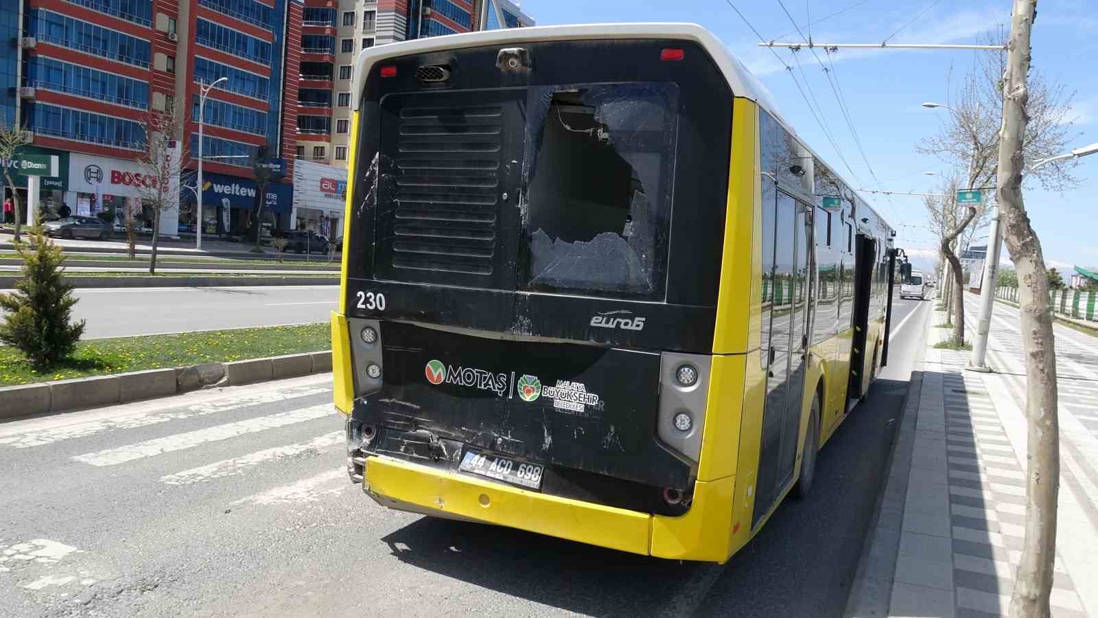 malatyada iki otobus carpisti 2 yarali 3 jeW8w5An