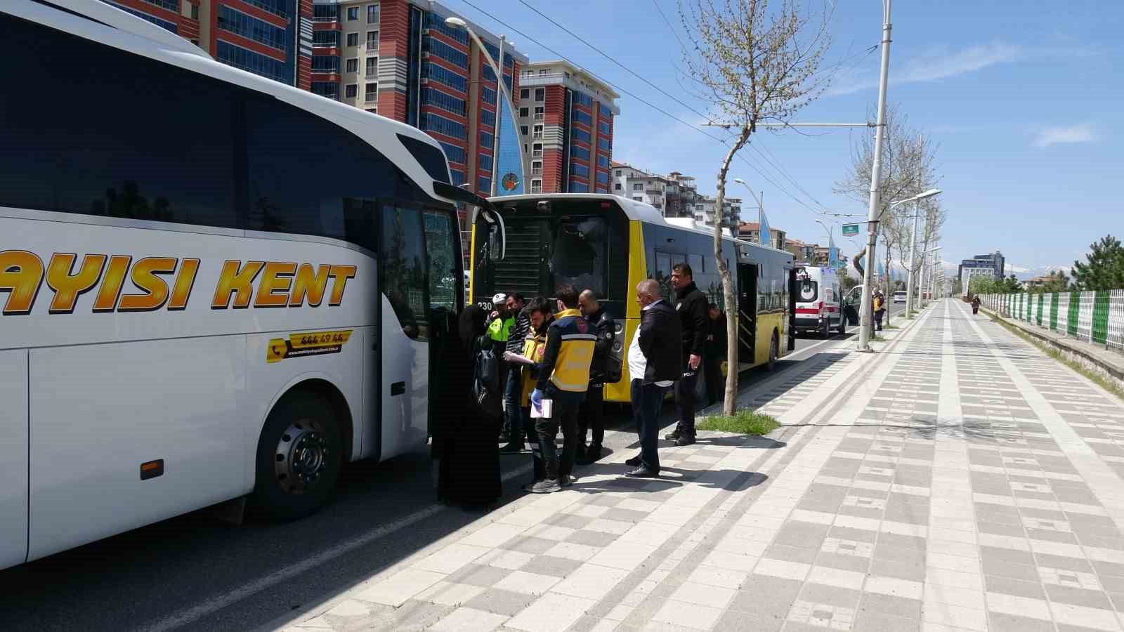 malatyada iki otobus carpisti 2 yarali 4 NW9uD8hT