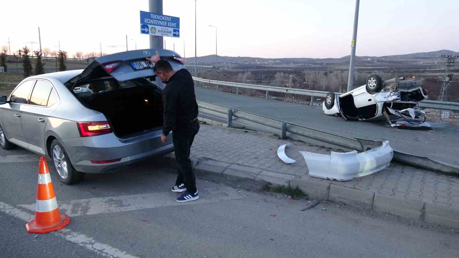 malatyada iki otomobil carpisti 3 yarali 0 8VPBSkSr