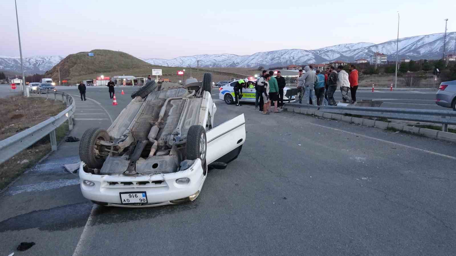 malatyada iki otomobil carpisti 3 yarali 2