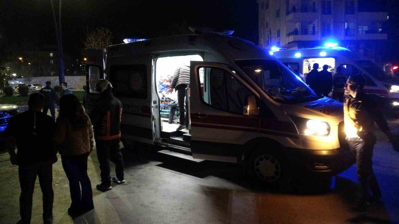 malatyada iki otomobil carpisti 4 yarali 0 LlLppNTE
