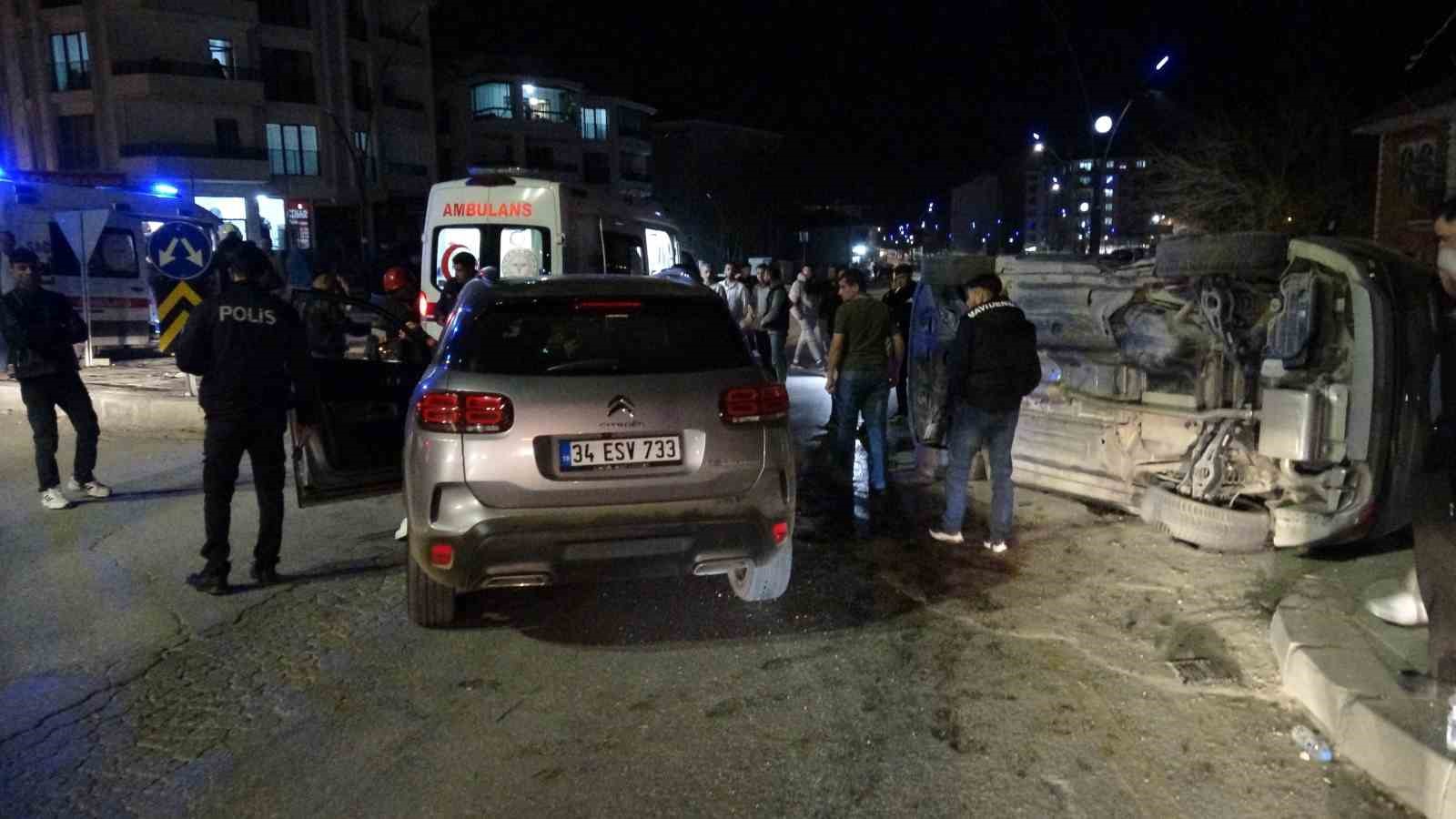malatyada iki otomobil carpisti 4 yarali 2 eeBsO2Wl
