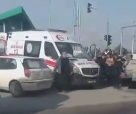 malatyada iki otomobil carpisti 5 yarali 2 5i7rj7zg
