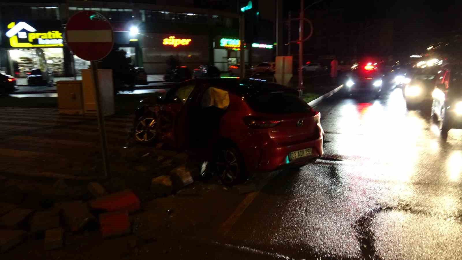 malatyada iki otomobil carpisti 5 yarali 5