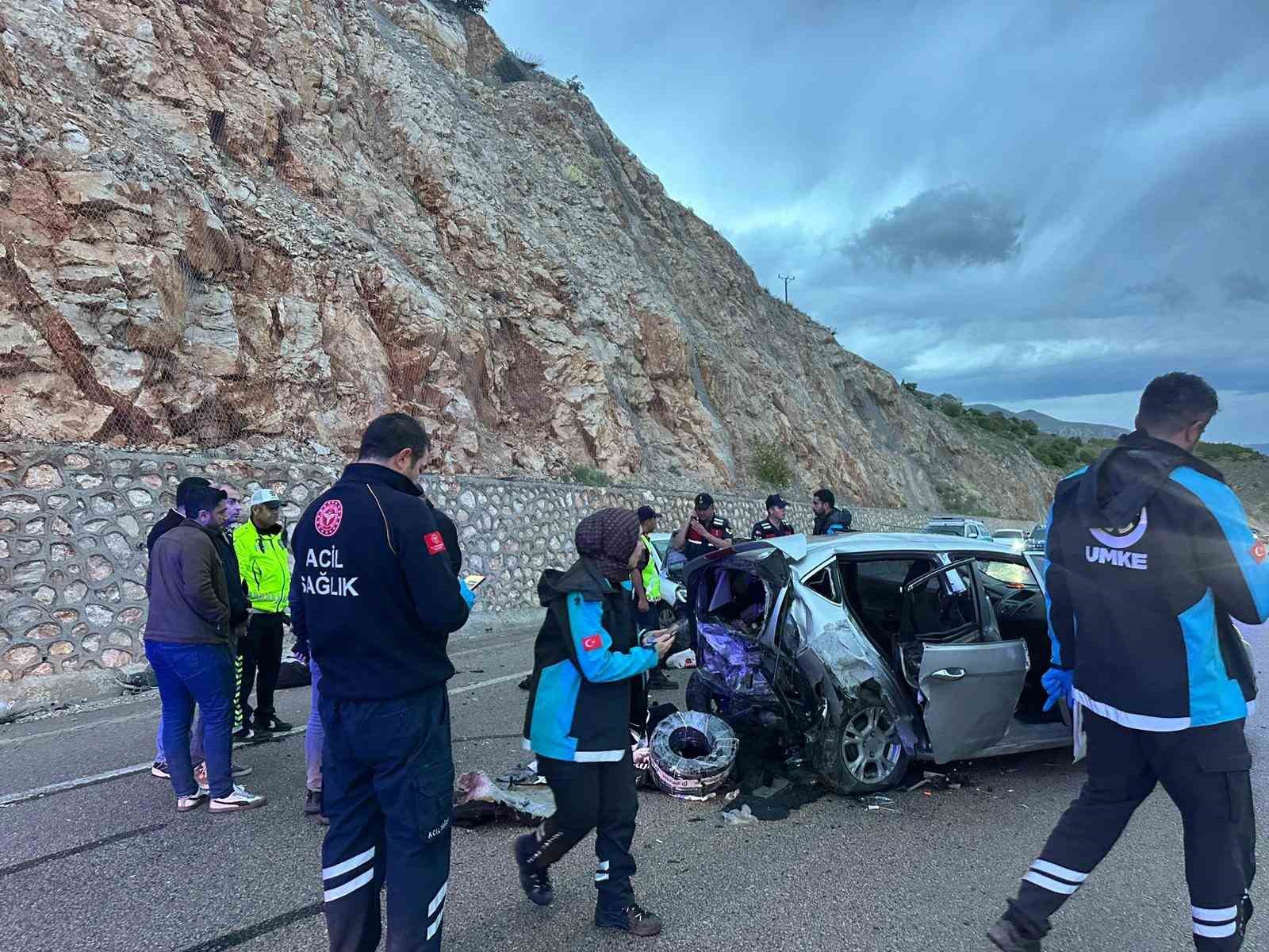 malatyada iki otomobil kafa kafaya carpisti 8 yarali 1 gjCzpsW5