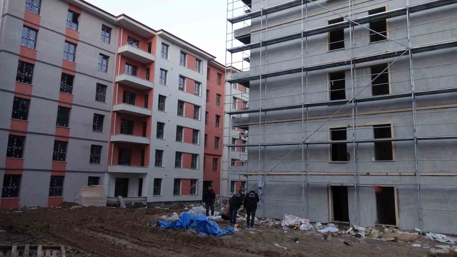 malatyada insaatin catisindan dusen isci agir yaralandi 1 keXO2WJn