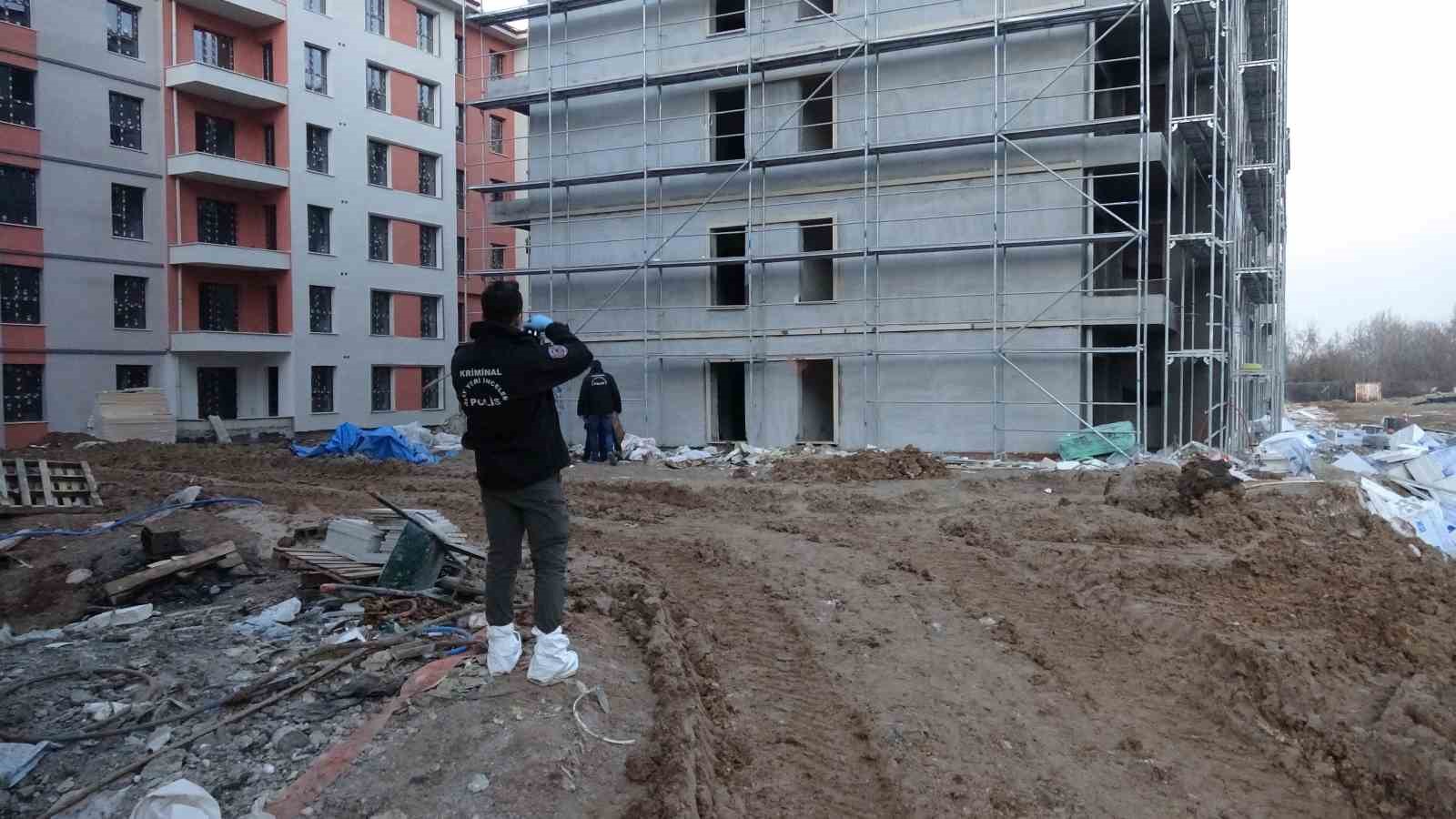 malatyada insaatin catisindan dusen isci agir yaralandi 3 YJKD5gk1