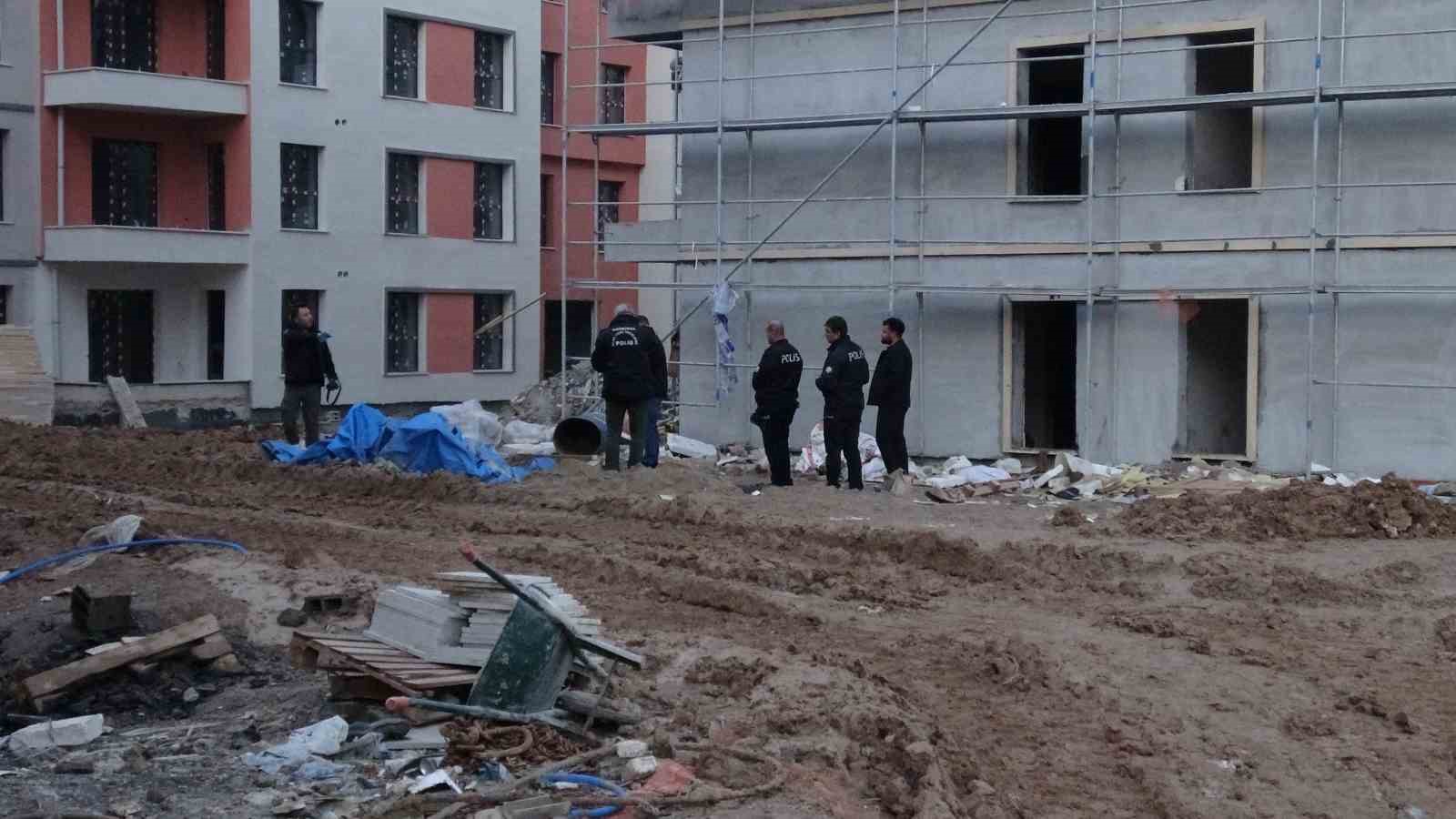 malatyada insaatin catisindan dusen isci agir yaralandi 4 1a2bh7gQ