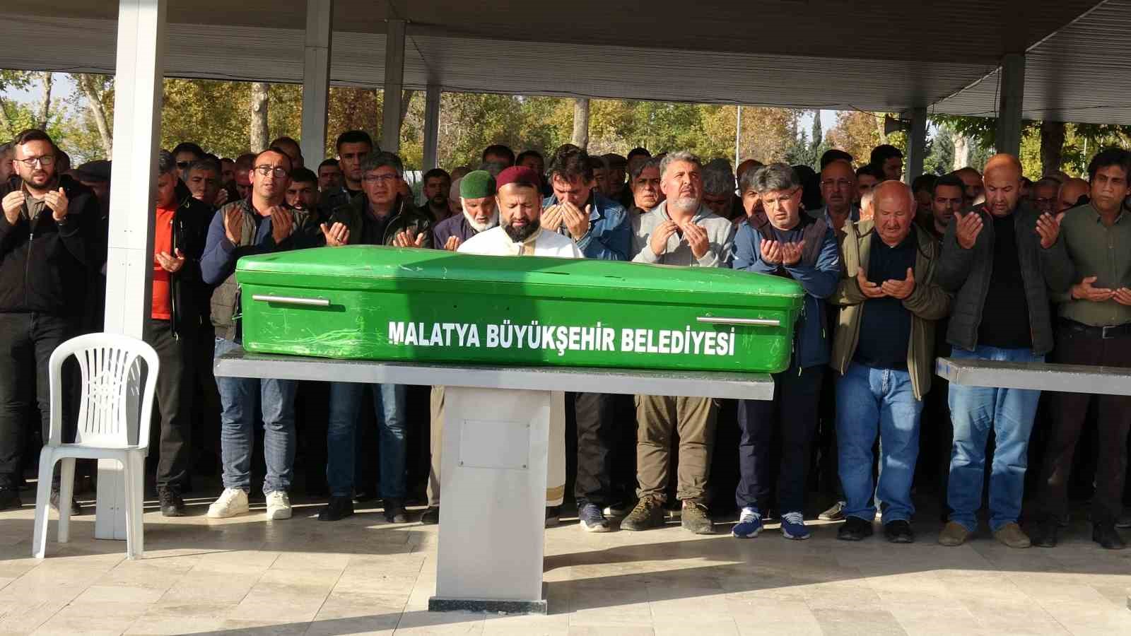 Malatya’da intihara kalkışan 19 yaşındaki kadın verdiği yaşam mücadelesini kaybetti 6 malatyada intihara kalkisan 19 yasindaki kadin verdigi yasam mucadelesini kaybetti 2 fEFFnW1e