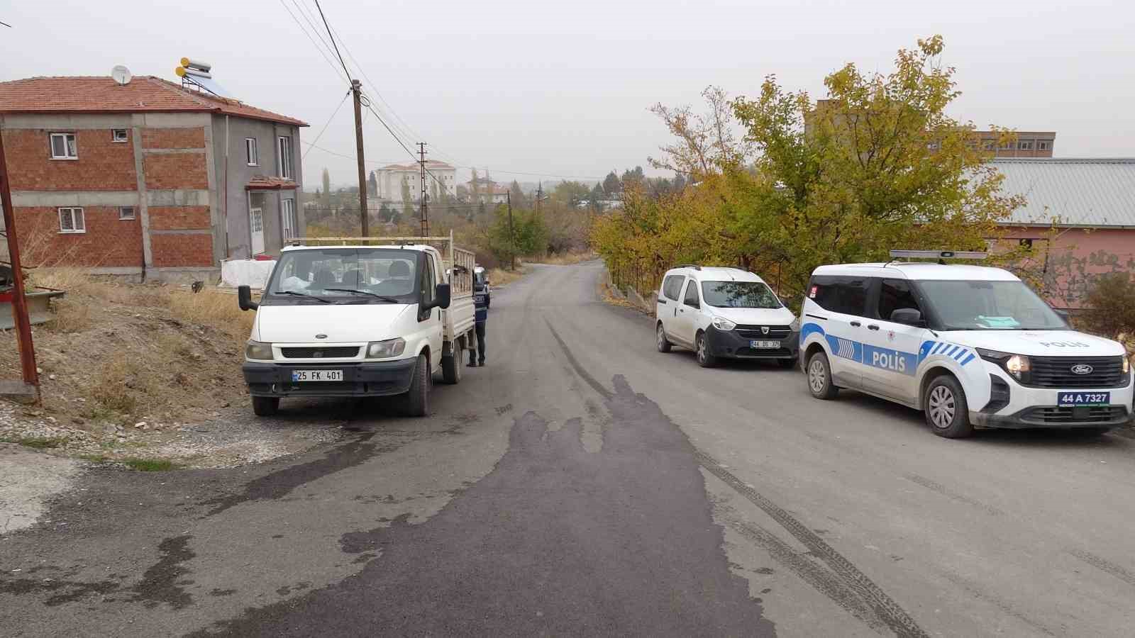 Malatya’da ısınmak için ateşe tiner döken 2 öğrenci yaralandı 5 malatyada isinmak icin atese tiner doken 2 ogrenci yaralandi 1 P9QrVpRK