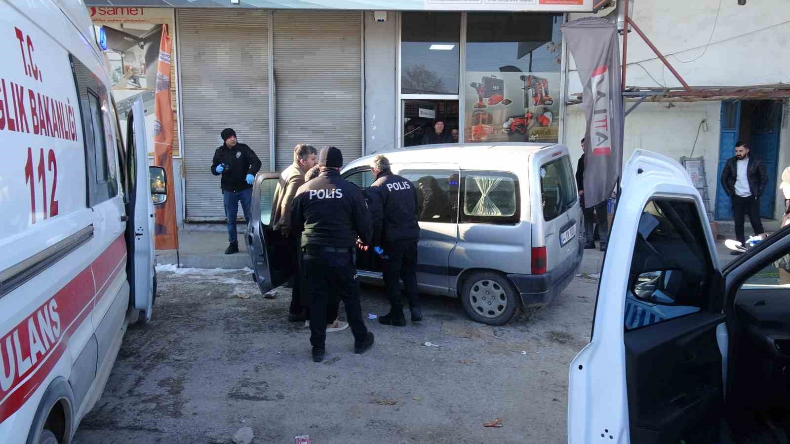 malatyada kalp krizi geciren surucunun kaza ani kamerada 3 q959F4af