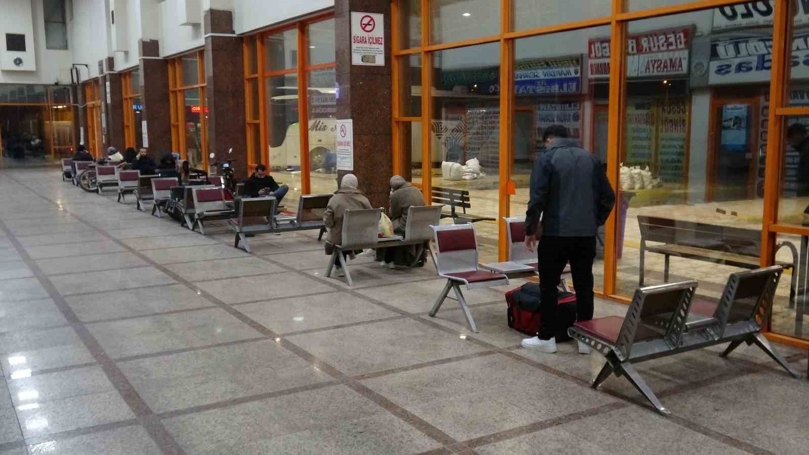 malatyada kar yagis nedeniyle otobus seferleri durduruldu 1 Ws6Ryu1y