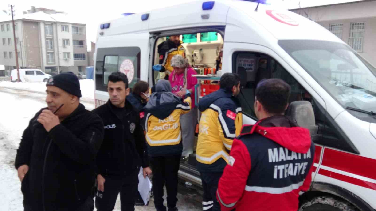 malatyada kari koca dogalgazdan zehirlenme suphesiyle hastaneye kaldirildi 3 DuuFKMB8