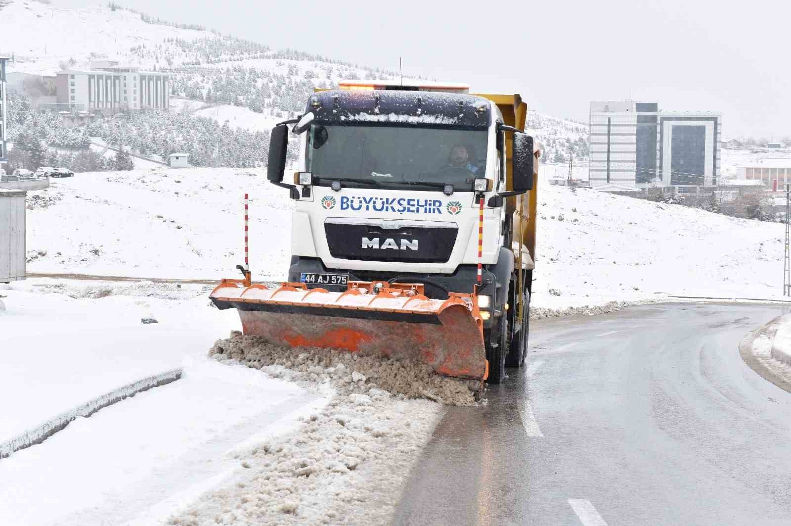 malatyada karla mucadele suruyor 0 NN7mBiYU