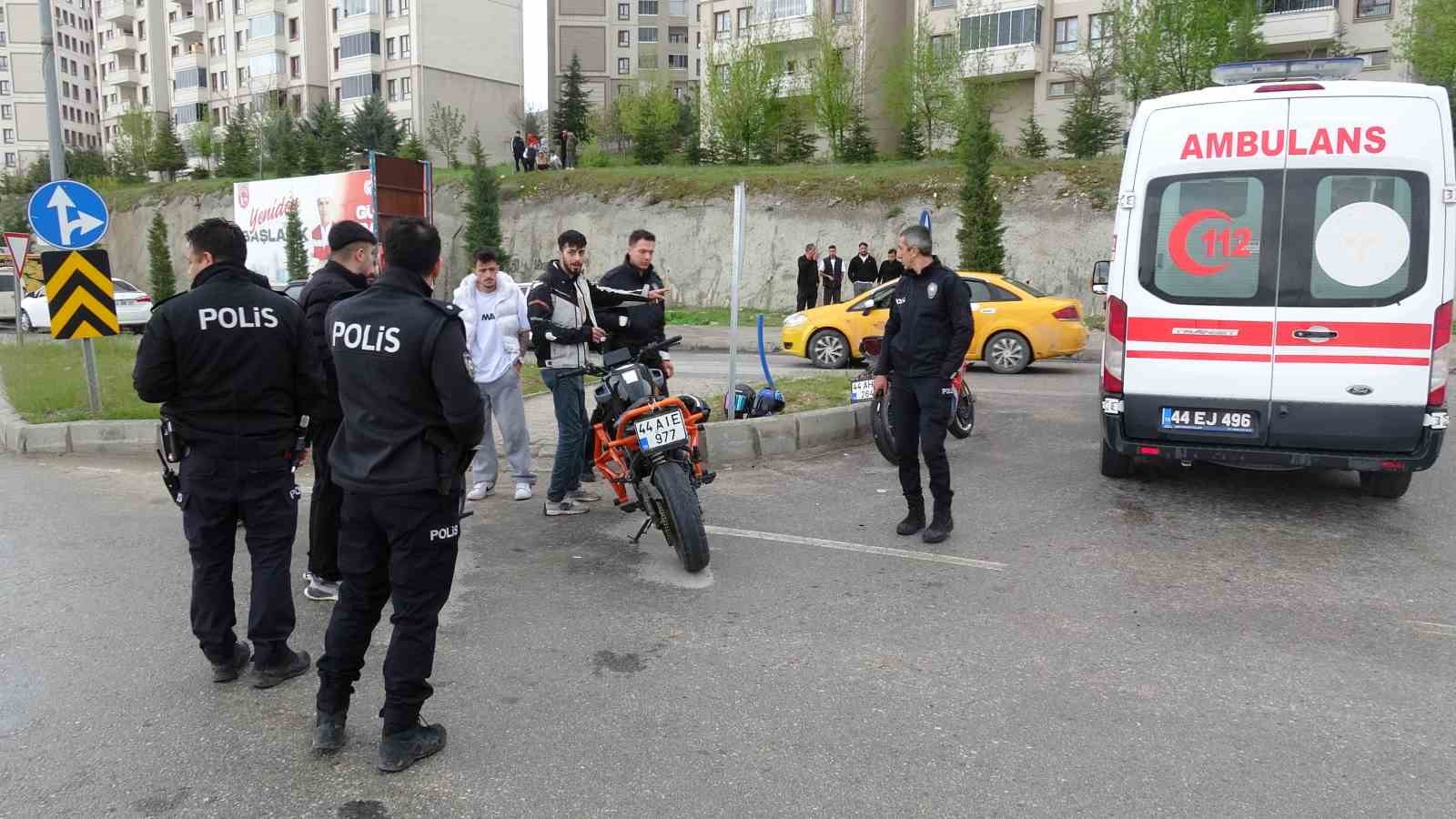 malatyada kaza sonrasi kavga 2 yarali 3 fl1AY9BL