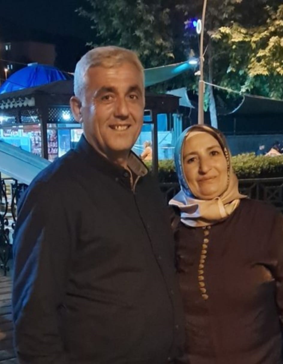 Malatya’da kazada hayatını kaybeden 3 kişilik aile toprağa verildi 6 malatyada kazada hayatini kaybeden 3 kisilik aile topraga verildi 2 7hArDNFS