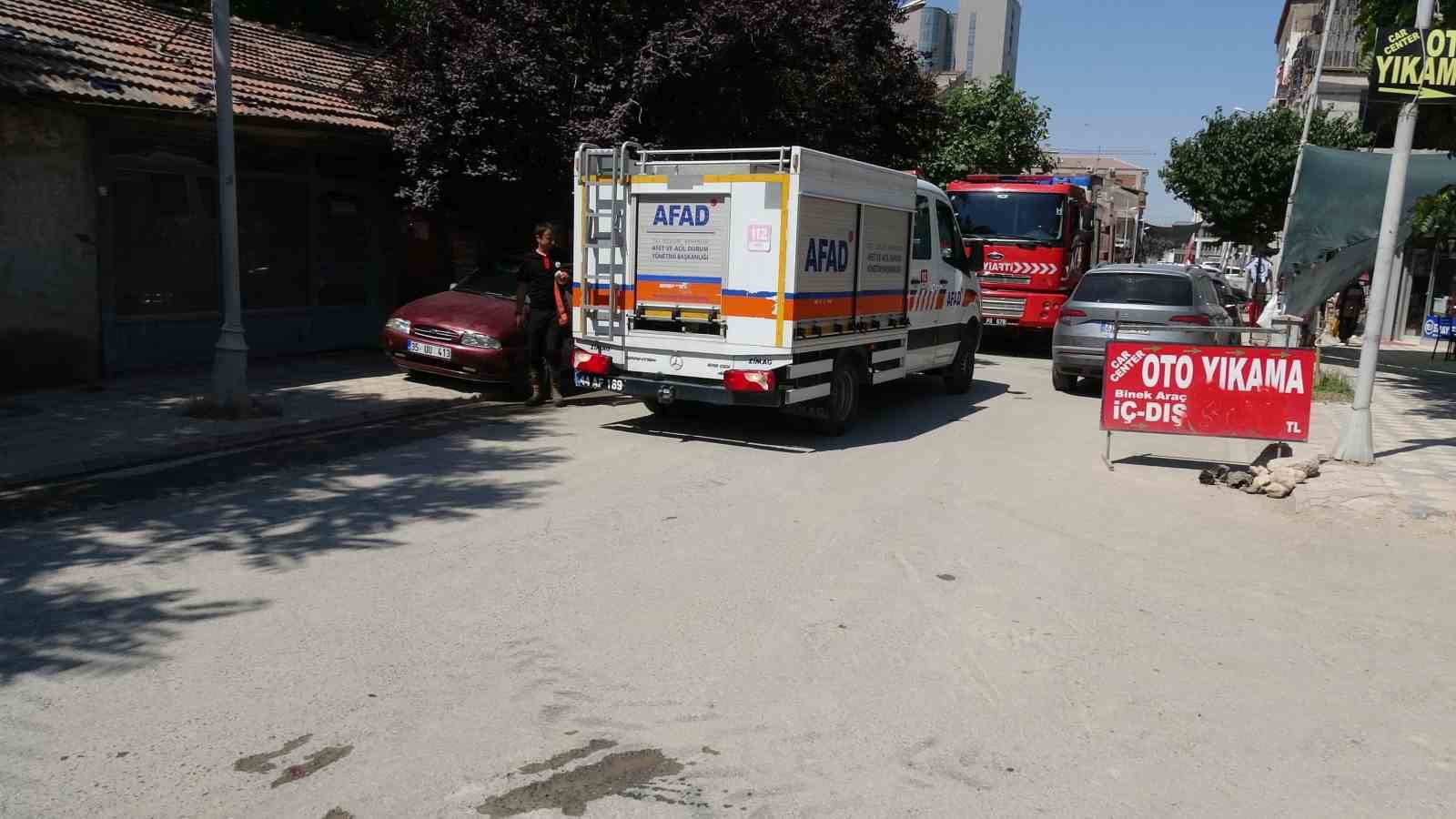 malatyada kazi sirasinda temelinde gocuk meydana gelen apartman bosaltildi 1 5gcbzzHP