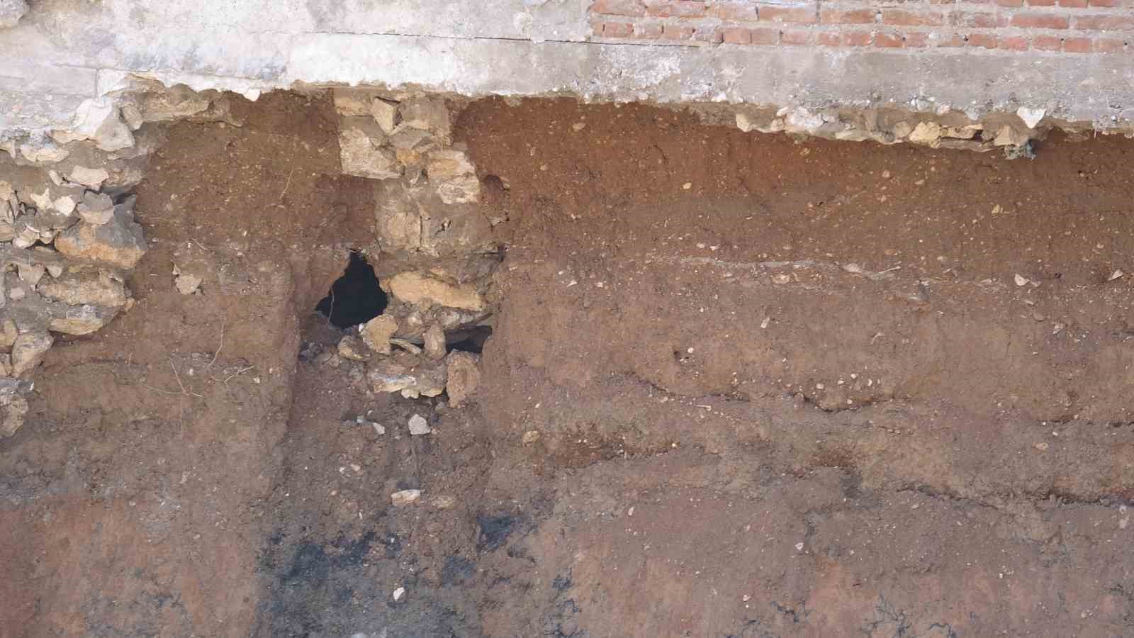 malatyada kazi sirasinda temelinde gocuk meydana gelen apartman bosaltildi 5 AWlXALaX