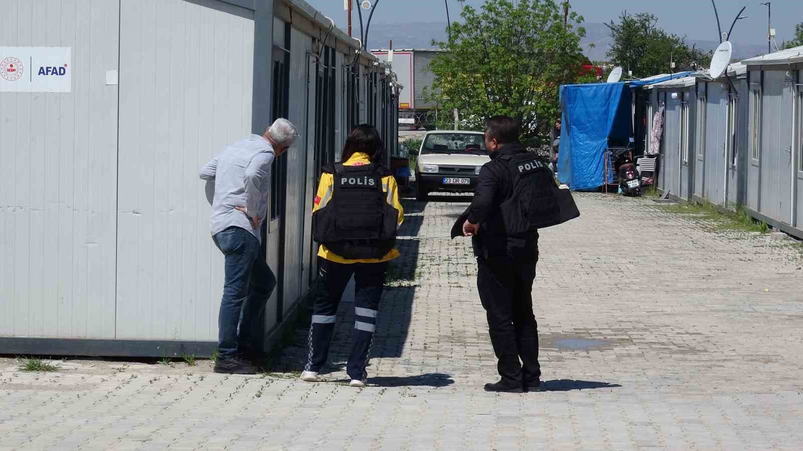 malatyada kendini konteynere kilitleyen genc polisi alarma gecirdi 0 wdujySjv