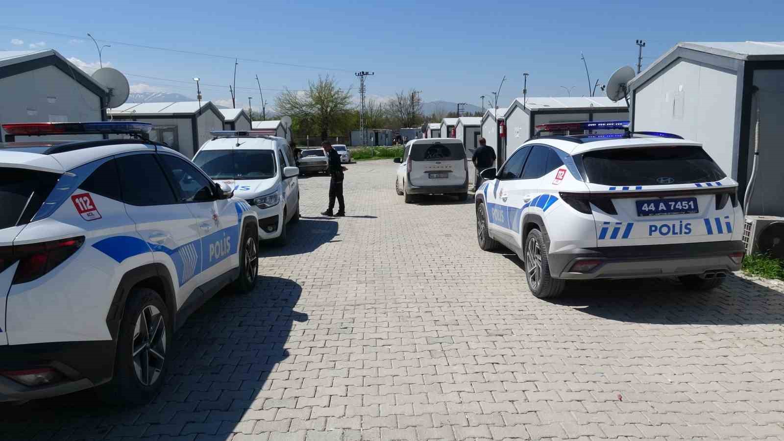 malatyada kendini konteynere kilitleyen genc polisi alarma gecirdi 3 elBBwDZt