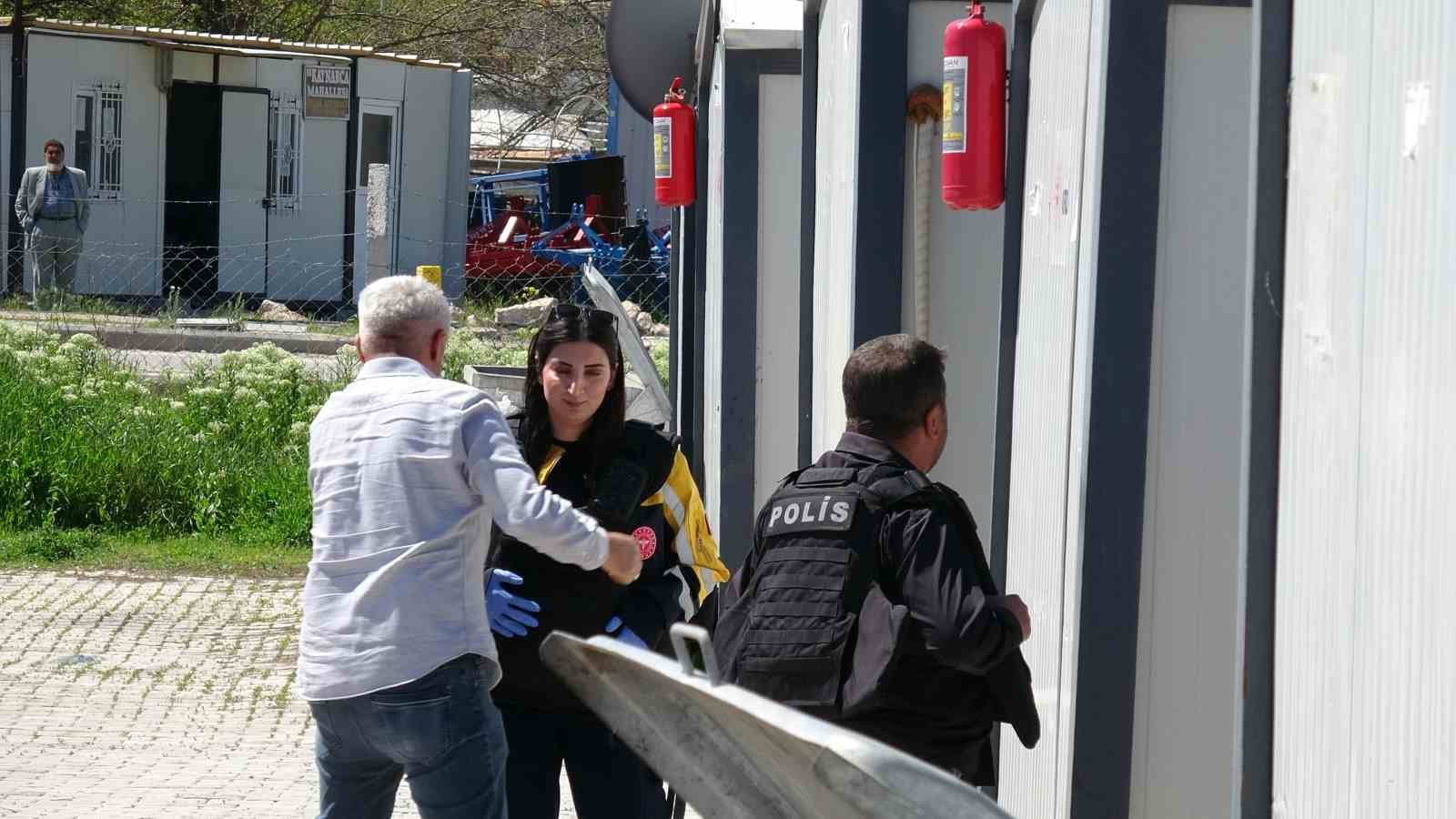 malatyada kendini konteynere kilitleyen genc polisi alarma gecirdi 5 iqfq6JXQ
