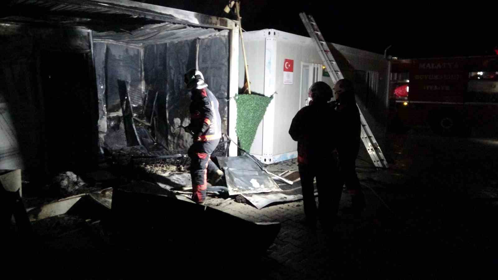malatyada konteyner kentte korkutan yangin 0 lhLn6euD