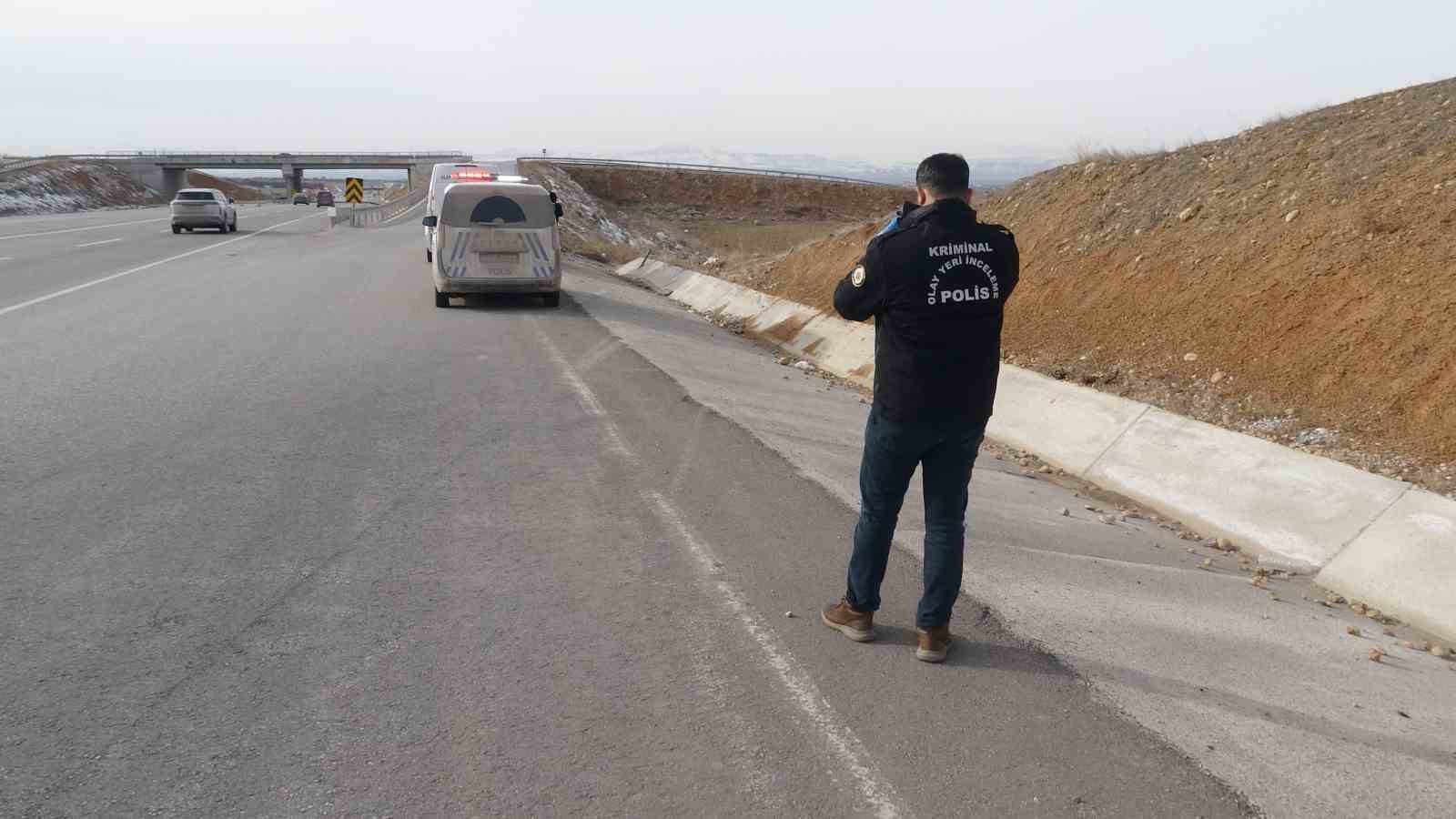 malatyada lastigi patlayan otomobil sarampole uctu 1 olu 2 yarali 5 FiesZ76B