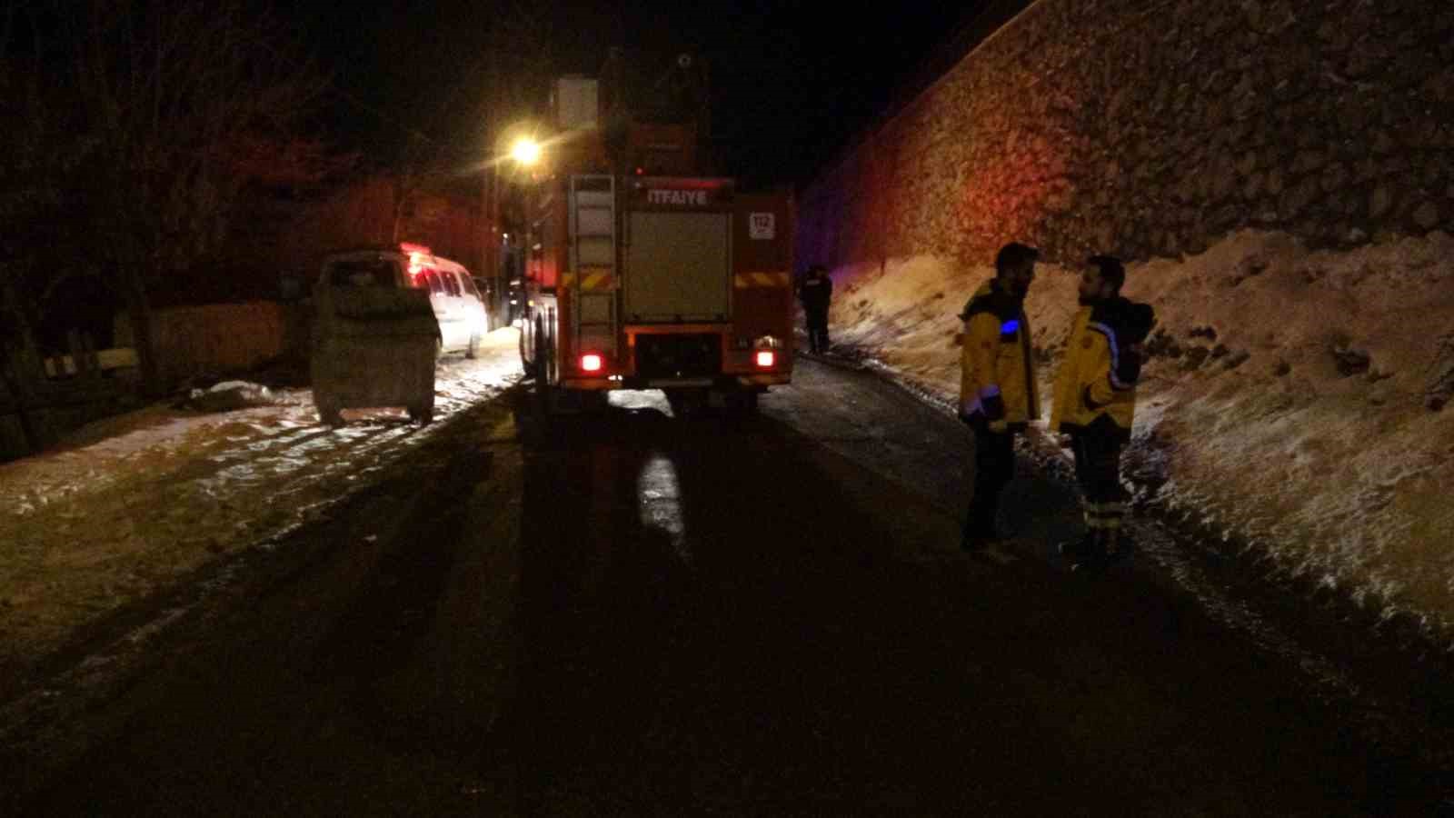 malatyada mustakil evde yangin mahsur kalan kadin kurtarildi 4 Z7F4tgrT
