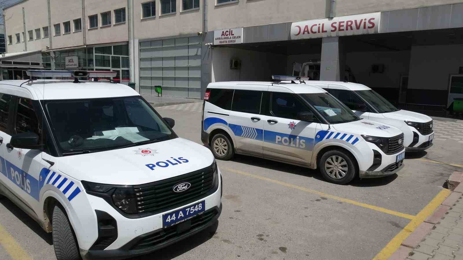 malatyada ogrenciler arasinda bicakli kavga 5 yarali 2 zht1dwd7