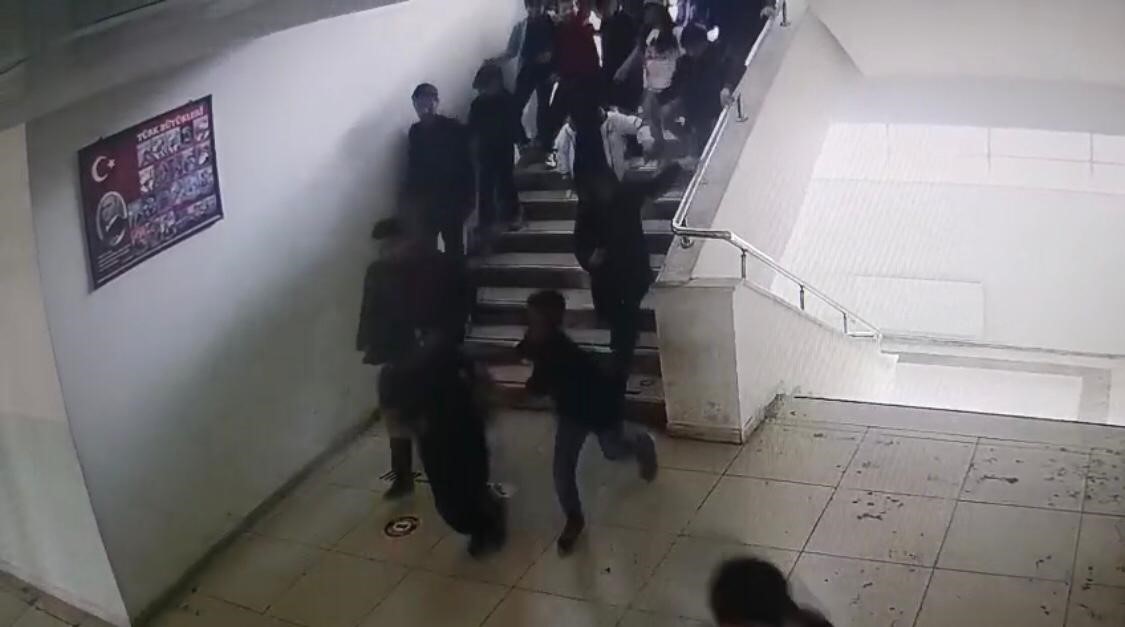malatyada okuldaki deprem panigi kamerada 0 5NLMn3rh