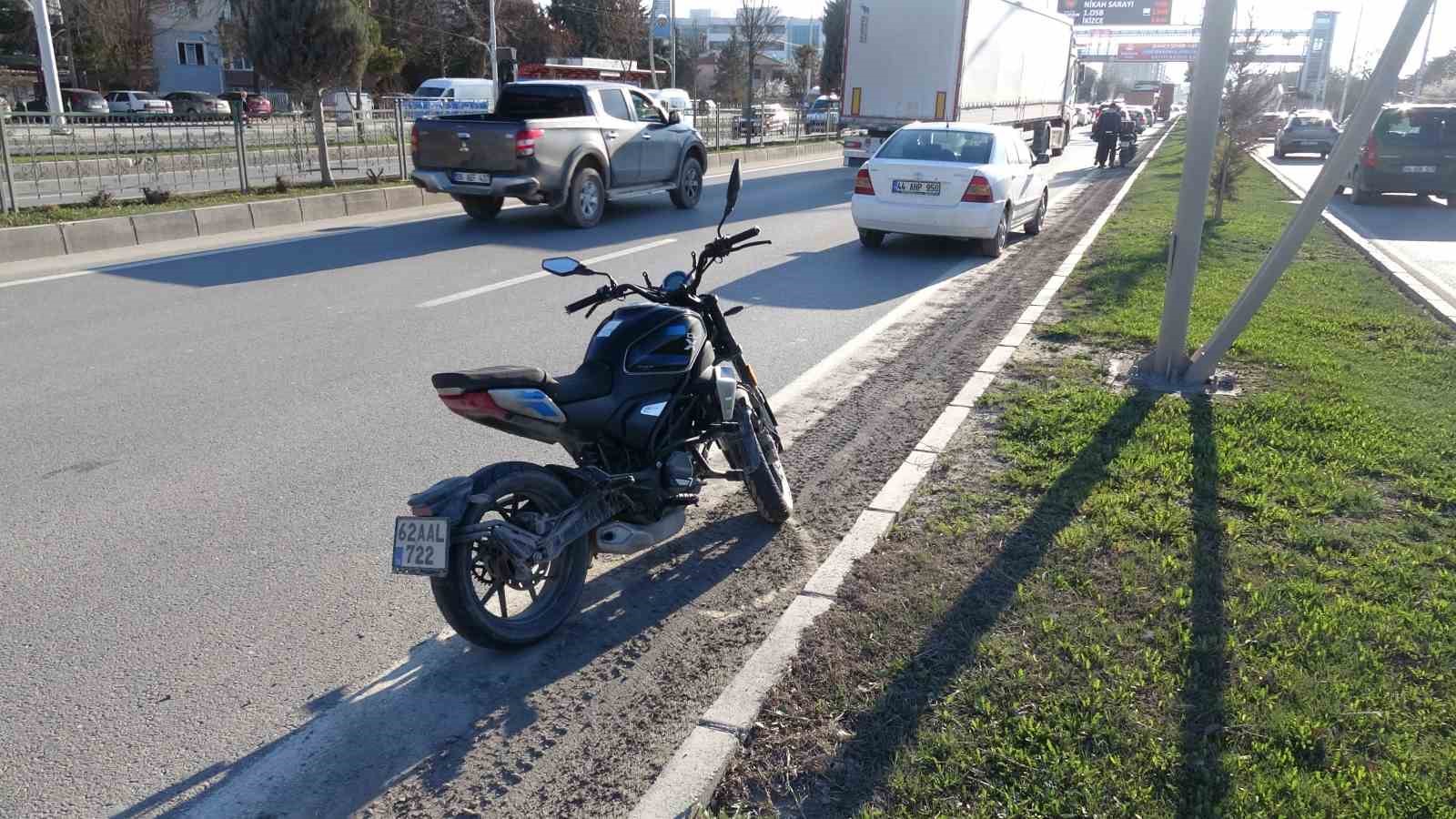 malatyada otomobil ile carpisan motosiklet devrildi 2 yarali 2 27WbH57G