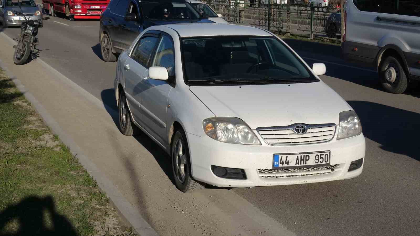 malatyada otomobil ile carpisan motosiklet devrildi 2 yarali 3 yH2drJlf