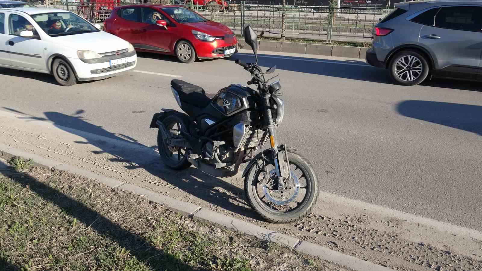 malatyada otomobil ile carpisan motosiklet devrildi 2 yarali 4 OrvsOyb6
