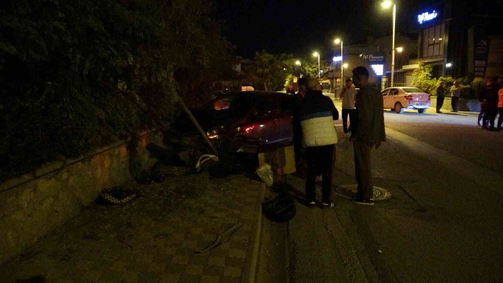malatyada otomobil ile motosiklet carpisti 2 yarali 0 phJZX3rX