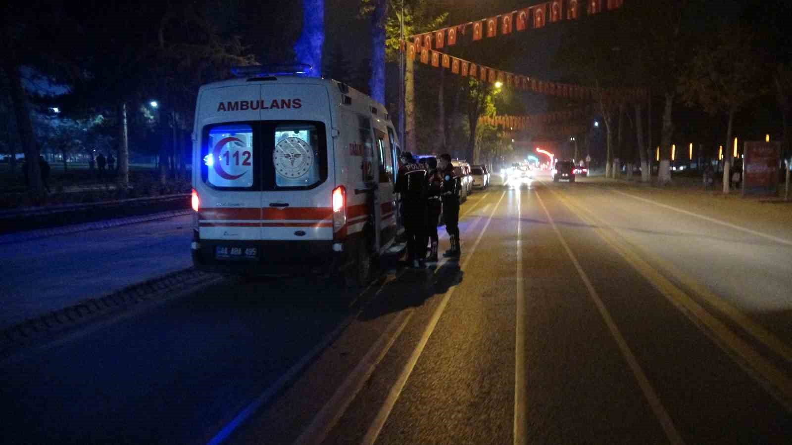 malatyada parkta silahli saldiriya ugrayan genc yaralandi 2 gktLNNmp