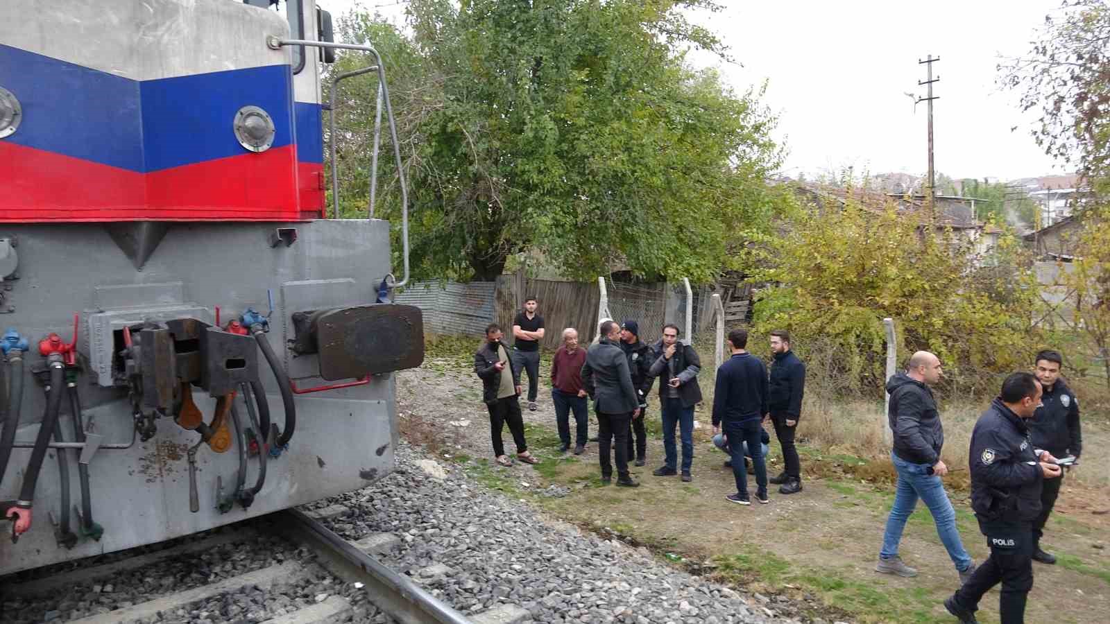malatyada raylara dusen kisi trenin carpmasi sonucu yaralandi 1 WwkP7qGS