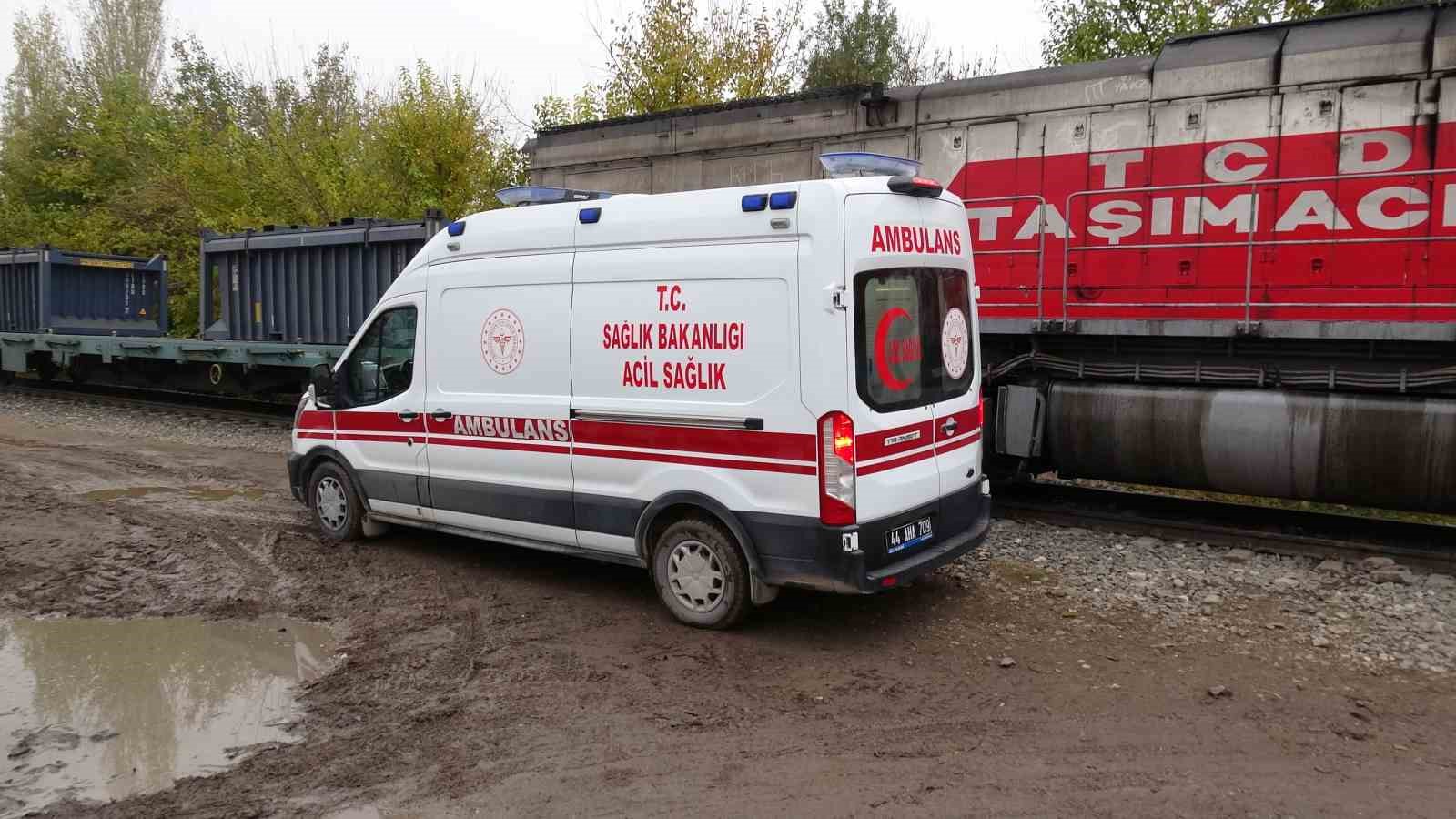 malatyada raylara dusen kisi trenin carpmasi sonucu yaralandi 2 NEf1eej6
