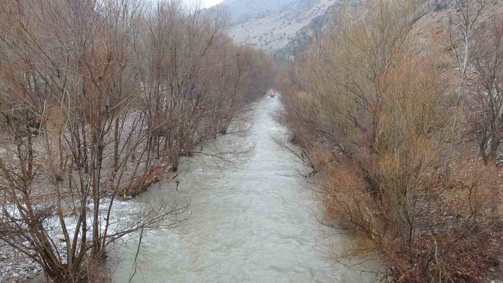 malatyada saganak ve kar yagisi dereleri tasirdi 0 Y6kwsXj3